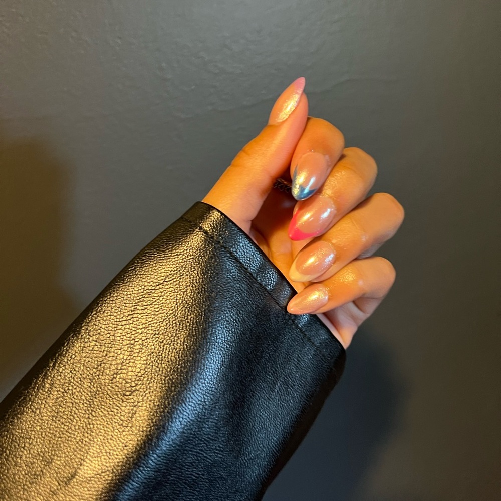 Press on nails - Picture 3 of 3